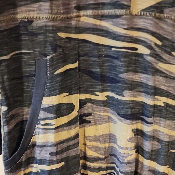 Natural Life NWT PANTS JUMPSUIT Camouflage V-Neck Jumpsuit SIZE SMALL - Picture 4 of 6